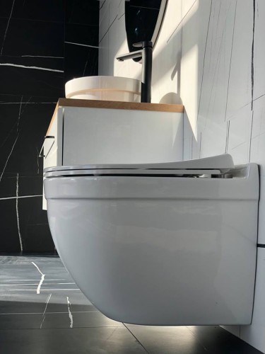 Solo miska wisząca WC rimless z deską wolnoopadającą slim